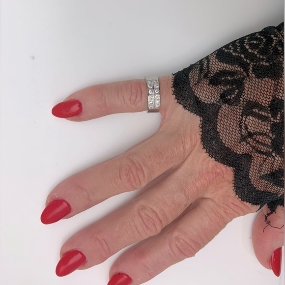 Nwt Double row Diamond CZ stones Stainless steel - Picture 6 of 6